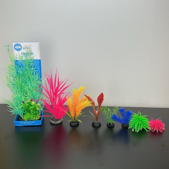 Top Fin Aquarium Plant & Assortment Lot of 8 Glow Under Blue LEDs - Picture 8 of 13